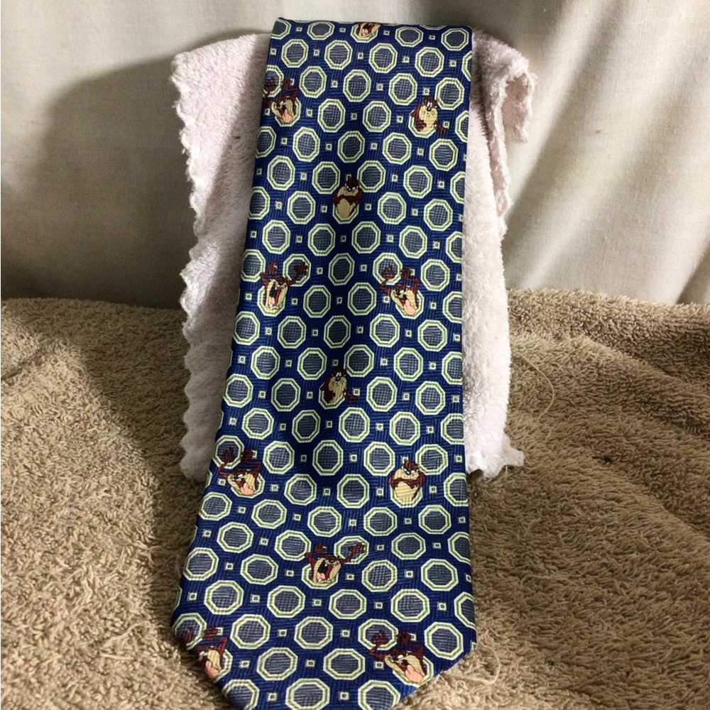 Classic Men's Blue Geometric Silk Tie with Accent Motif